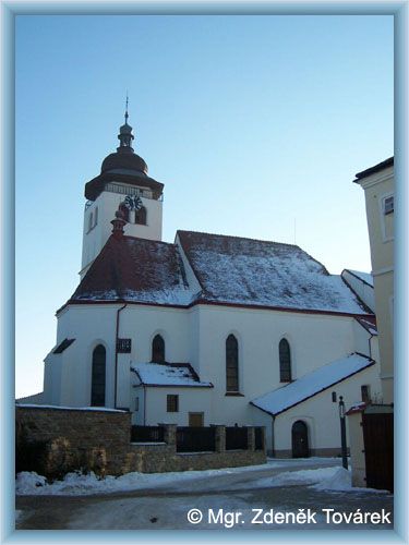 Nov� M�sto nad Metuj� - Kirche