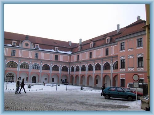 Vala�sk� Mezi���� - Schloss