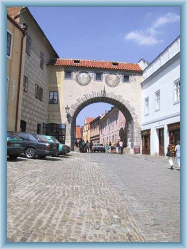Einer von Stadttoren in �esk� Krumlov