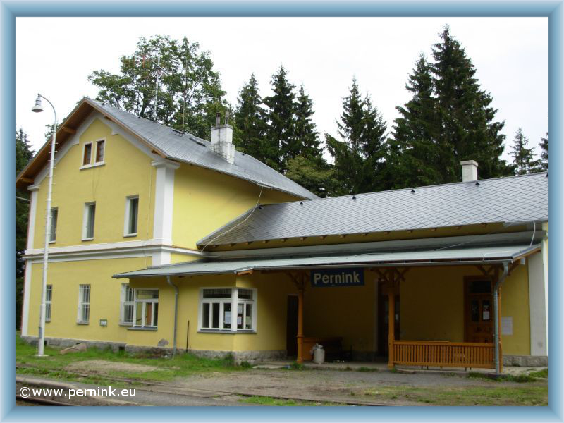 Der Zug beim Dorf Pot��ky