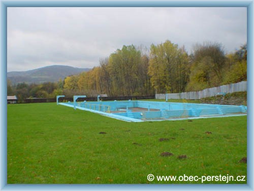Per�tejn - Schwimmbad