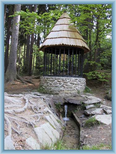 Silberer Quellbrunnen unter K�eme�n�k