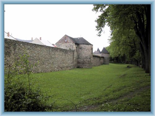 Stadtw�lle in Poli�ka