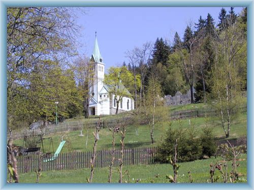 Die Kirche in Bed�ichov