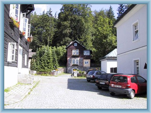 Architektur der Gemeinde Karlova Stud�nka