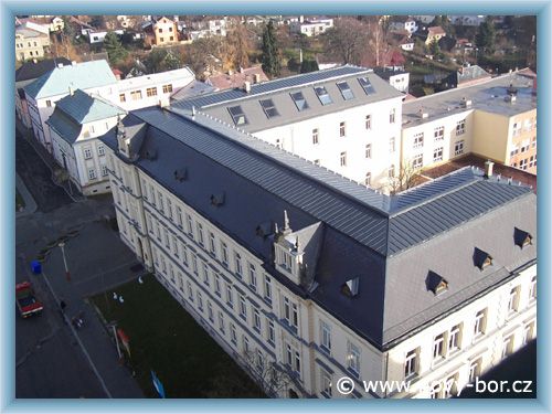 Nov� bor