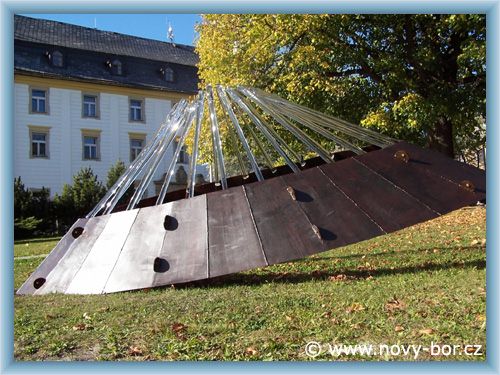 Nov� bor
