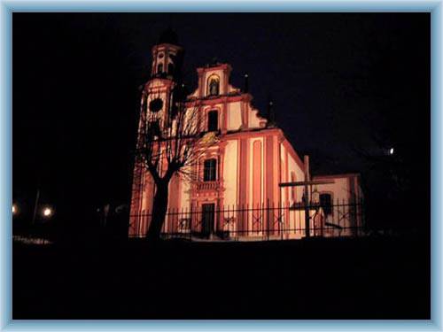 Kirche in der Nacht