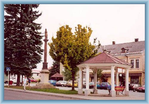 Stadtplatz in Vysok� nad Jizerou