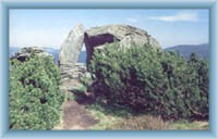 Steinfenster auf dem Berg Červená hora