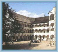Hofplatz des Schloss Velké Losiny