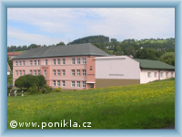 Schule in Poniklá