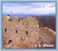 Die Burgruine auf dem Berg Andělská Hora