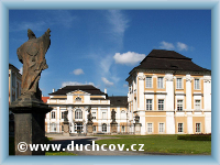 Duchcov - Schloss mit Kirche Zvěstování P. Marie