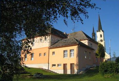 Appartementhaus Obecná škola