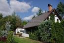 Ferienhaus - im Garten mit Schwimmbad