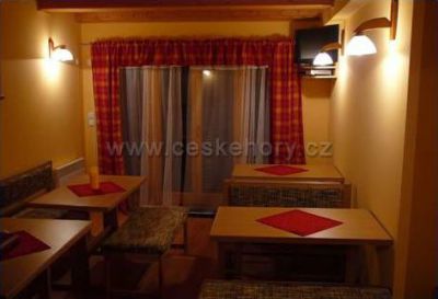 Appartementshaus Klárka und Bowlingbar Schimmer