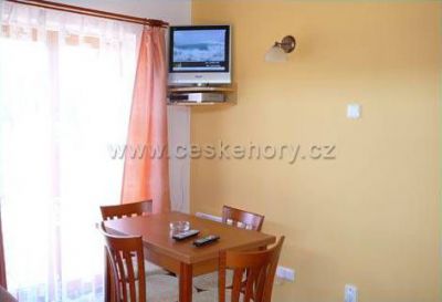 Appartementshaus Klárka und Bowlingbar Schimmer