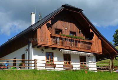 Hütte V údolí