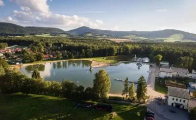 Glamping Jedlová mit Outdoor-Wellness