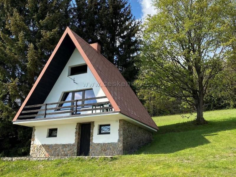 Hütte unter dem Berg Černá hora