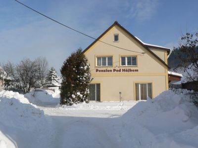 Biofarm Pod Hájkem - Areal mit Hütte und Pension