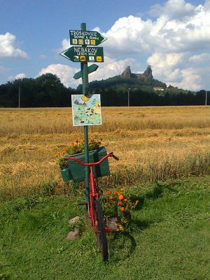 Hütte unter der Burg Valdštejn