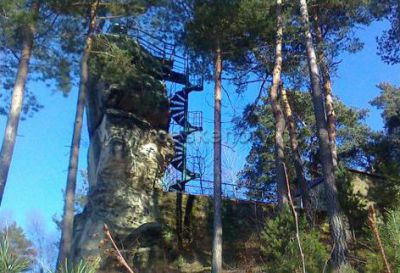 Hütte unter der Burg Valdštejn