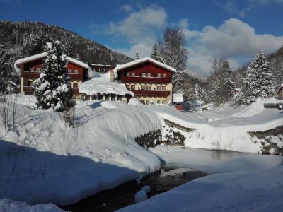 Berghotel U můstků ***