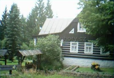 Teil der Holzhütte Harrachov