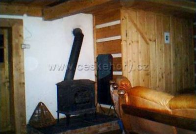 Teil der Holzhütte Harrachov