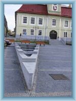 Brunnen vor dem Rathaus in Hlinsko